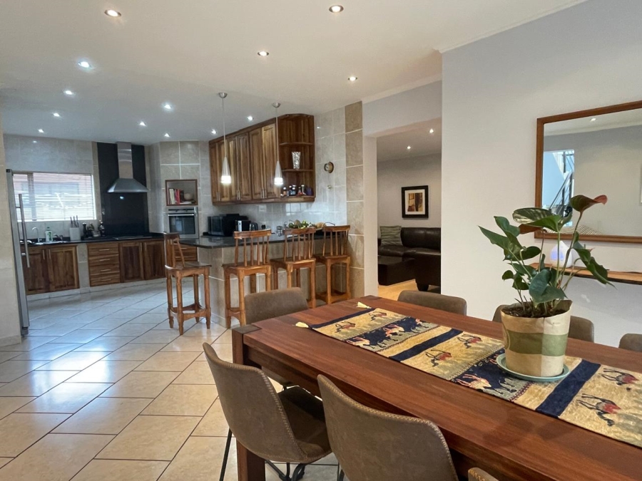 To Let 5 Bedroom Property for Rent in Diaz Beach Western Cape